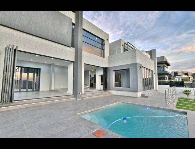 5 BEDROOM HOUSE FOR SALE IN EYE OF AFRICA